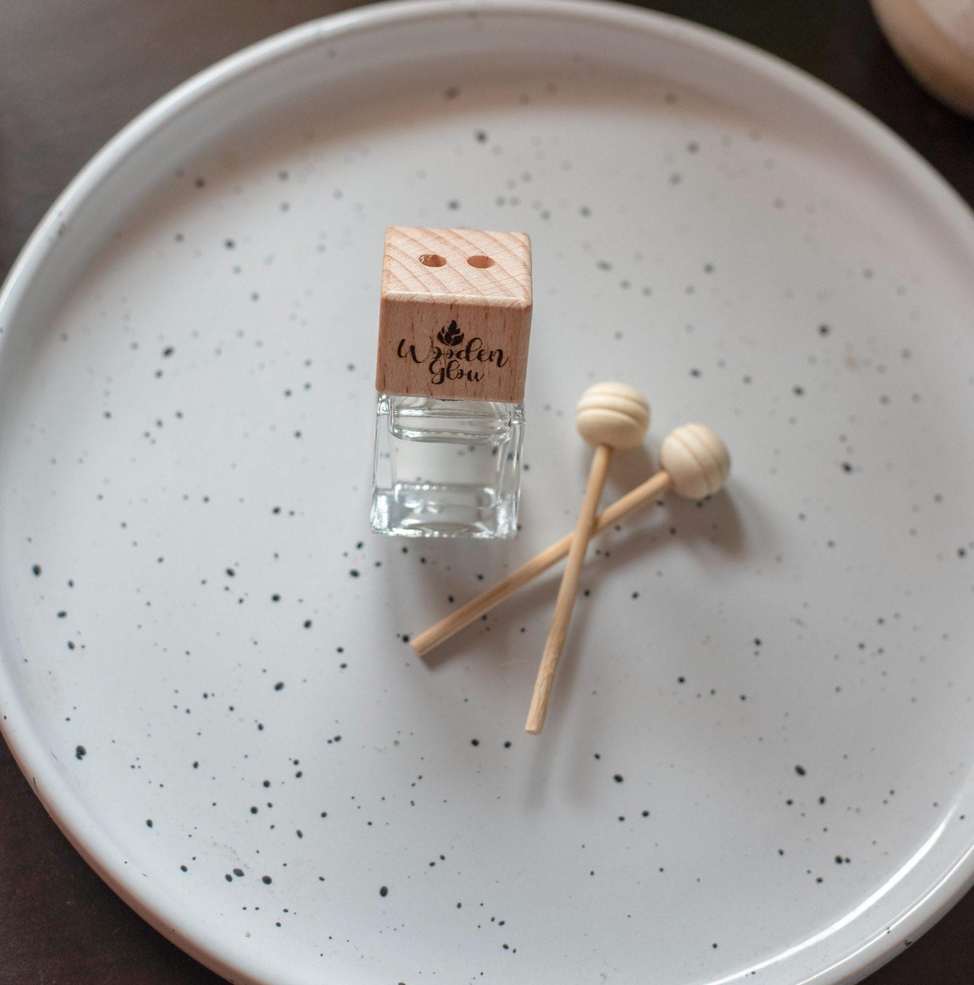 Auto difuzor za ventilaciju, jednostavno postavljanje na ventilacijski otvor za dugotrajan miris u automobilu.