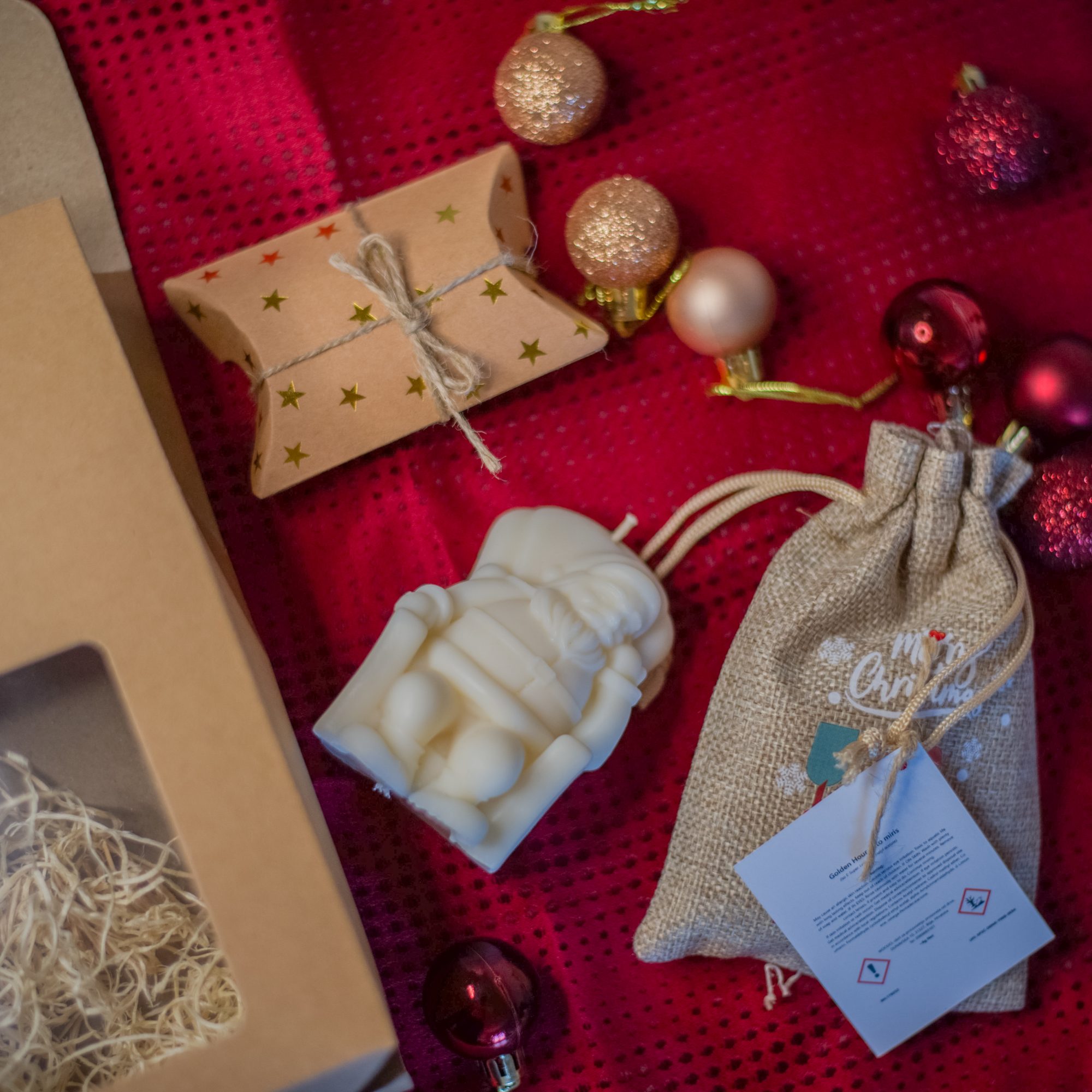 Veliki božićni poklon paket Wooden Glow – elegantan eco set sa svijećom, mirisnim voskom i auto difuzorom u božićnoj kutiji